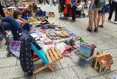 Kinderflohmarkt in der Fußgängerzone